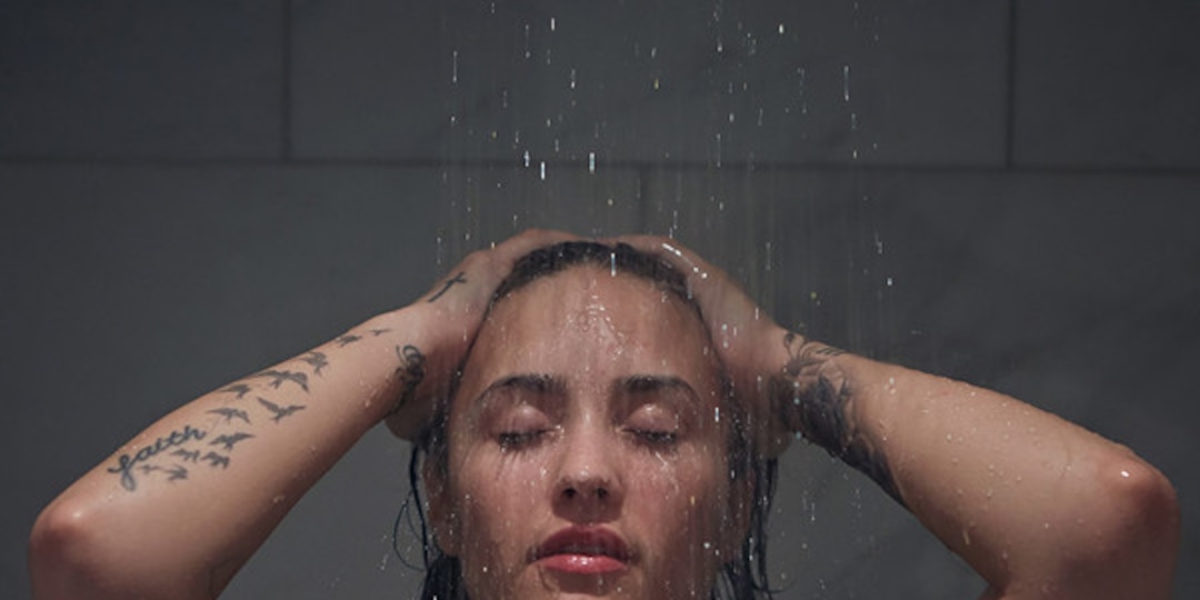 Nude demi lovato Demi Lovato